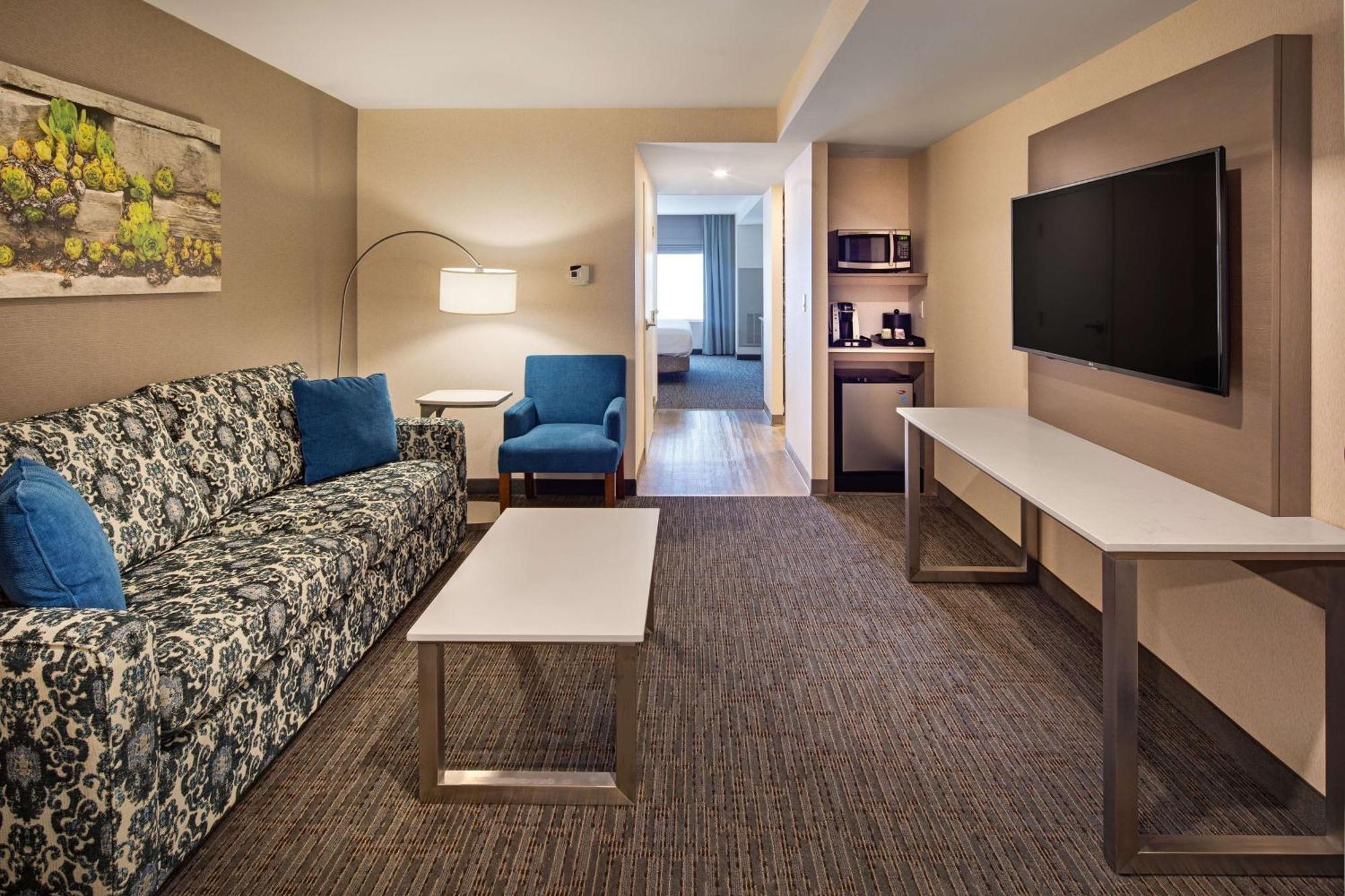 Hilton Garden Inn Toronto-Oakville Exterior photo